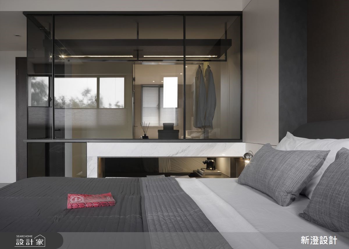 75 坪的現代風住宅，為坐東朝西的私人獨棟透天別墅，